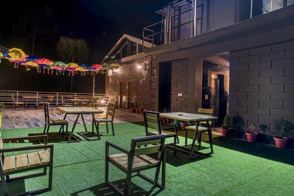 Hillcrest Heights Bed & Breakfast Kasauli Ngoại thất bức ảnh