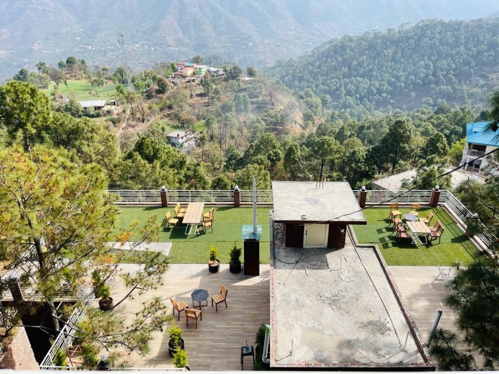 Hillcrest Heights Bed & Breakfast Kasauli Ngoại thất bức ảnh