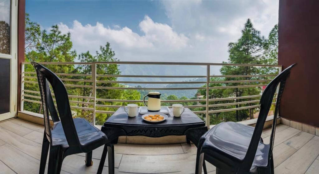 Hillcrest Heights Bed & Breakfast Kasauli Ngoại thất bức ảnh