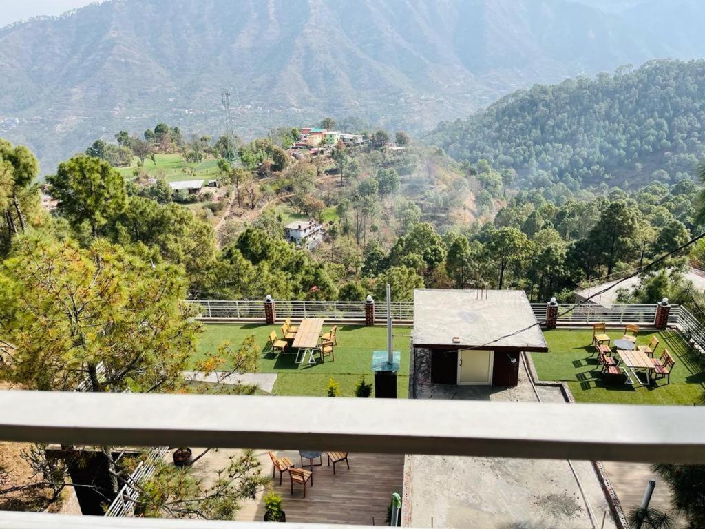 Hillcrest Heights Bed & Breakfast Kasauli Ngoại thất bức ảnh