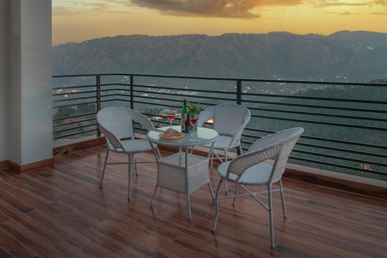 Hillcrest Heights Bed & Breakfast Kasauli Ngoại thất bức ảnh